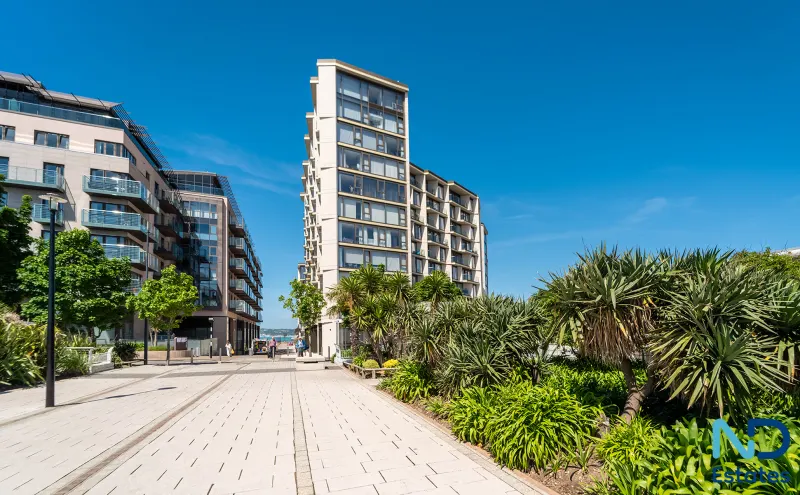 St Helier - One Bedroom Apartment at Horizon East, St Helier — photo 1 of 20