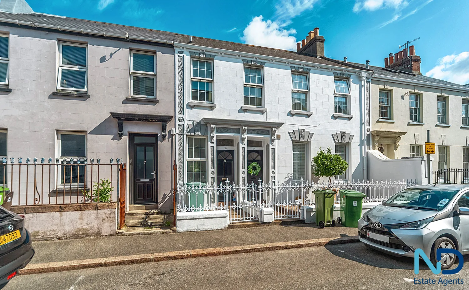 St Helier - Two Bedroom House with Patio Garden, St Helier — photo 1 of 5
