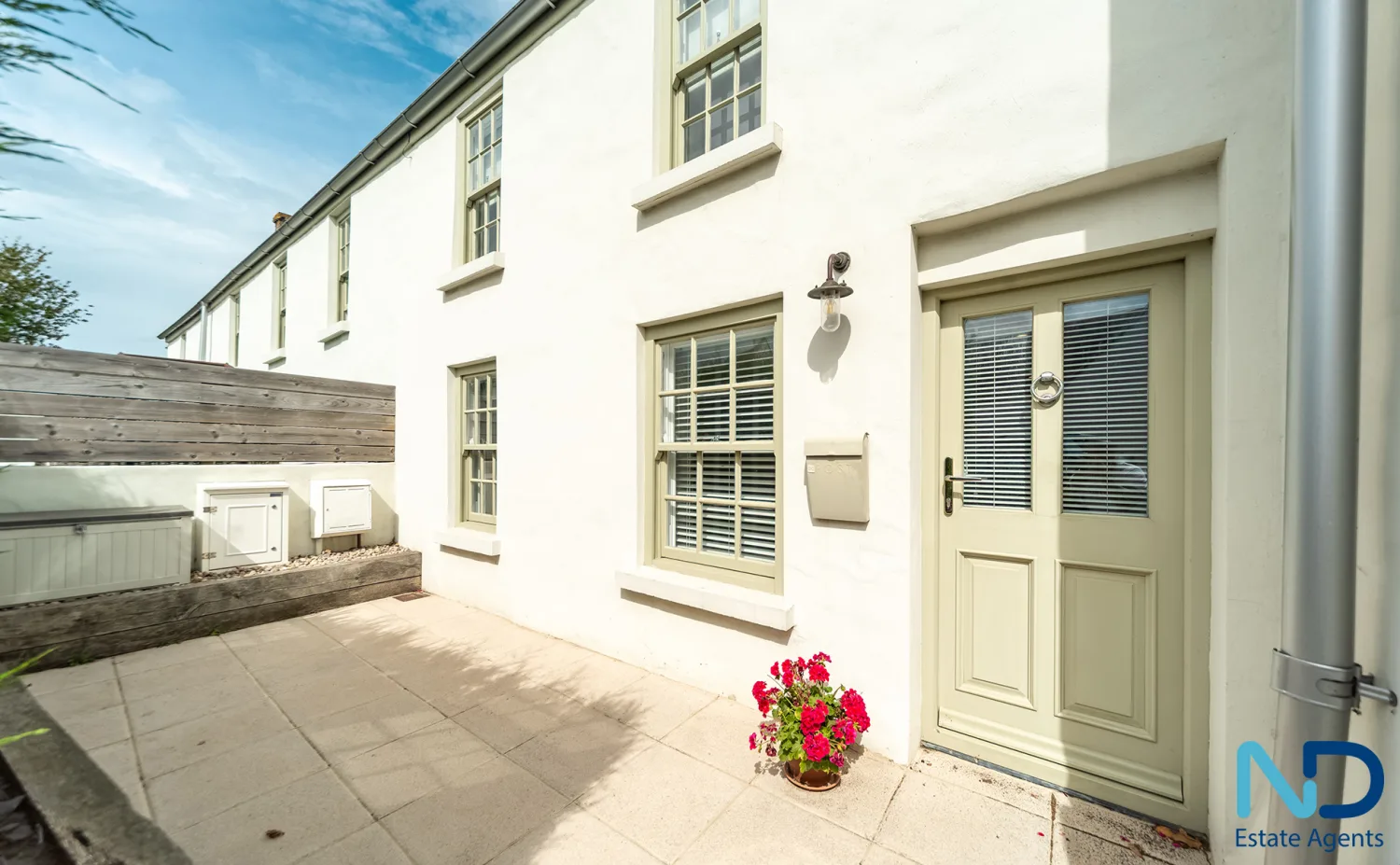 St Peter - Three Bedroom Cottage with Gardens and Parking, St Peter — photo 1 of 32
