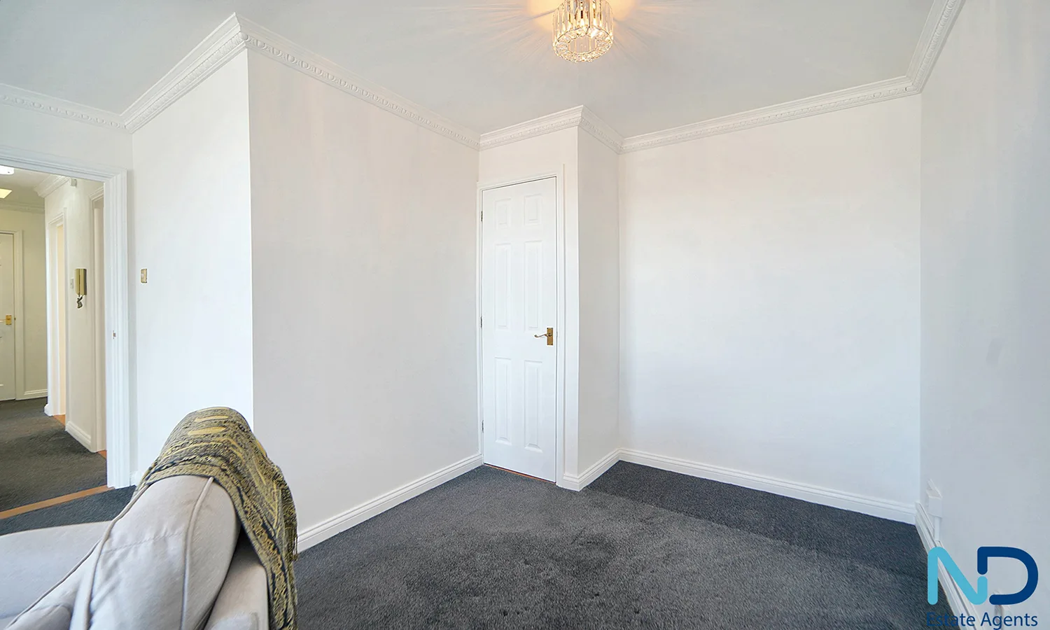 St Helier - Two Bedroom Top Floor Apartment with Parking, St Helier — photo 6 of 23