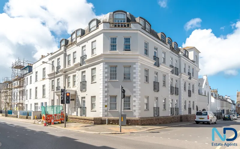 St Helier - Two Bedroom Top Floor Apartment with Parking, St Helier — photo 1 of 23
