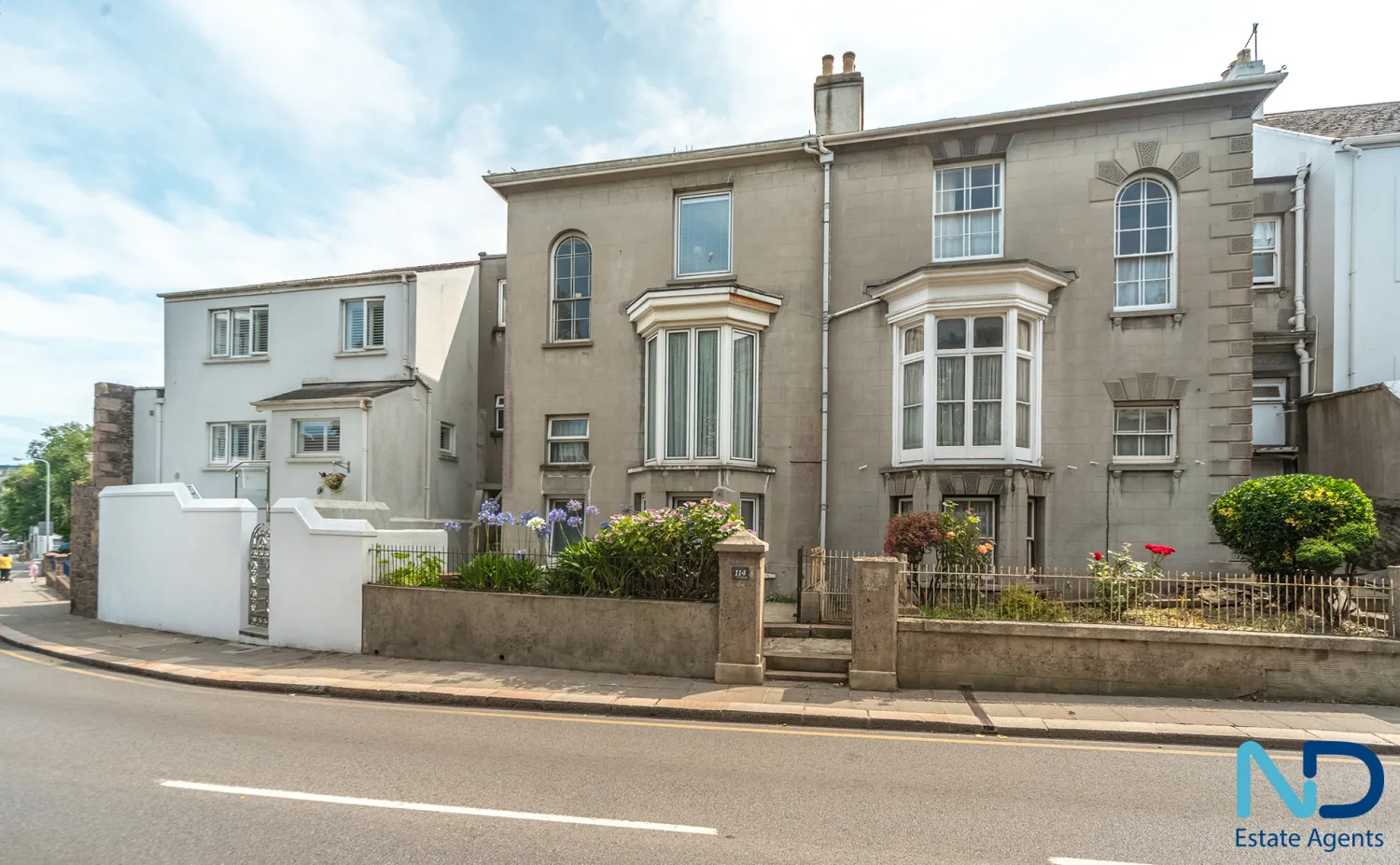 St Helier - One Bedroom Apartment with Study, Storage and Communal Garden, St Helier — photo 1 of 21