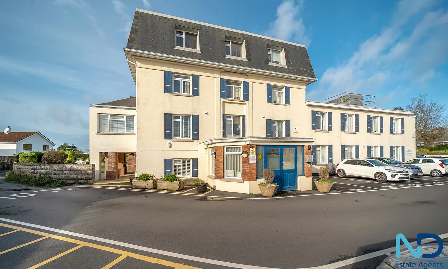 St Helier - One Bedroom Apartment with Parking and Communal Gardens, St Helier — photo 1 of 17