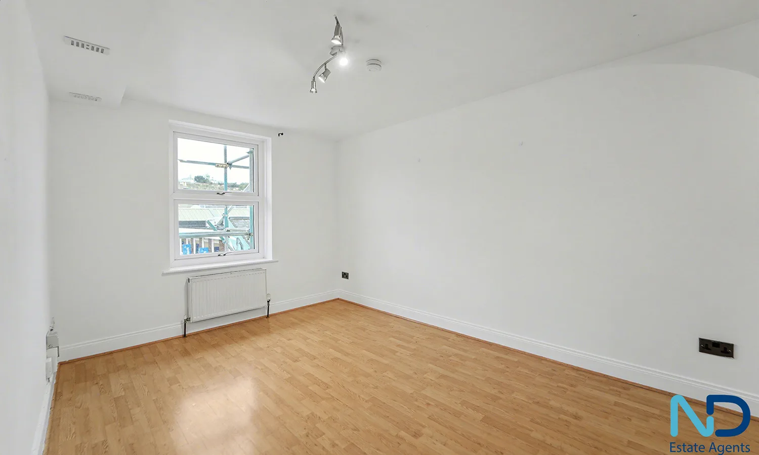 St Helier - Two Bedroom Apartment with Parking, St Helier — photo 2 of 22
