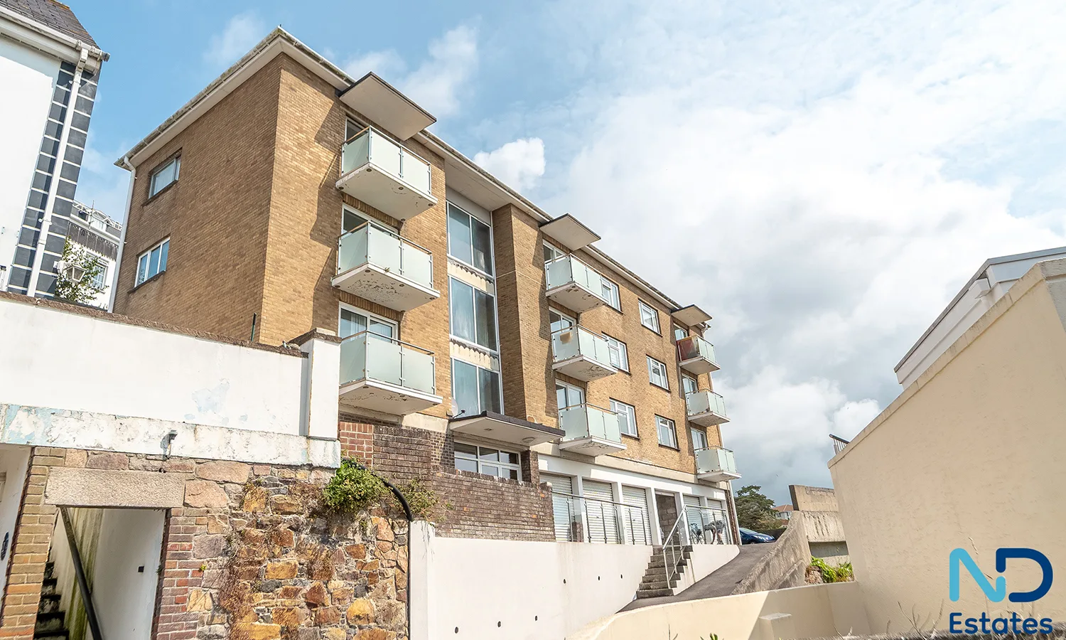 St Helier - One Bedroom Apartment with Views over Town, St Helier — photo 1 of 16