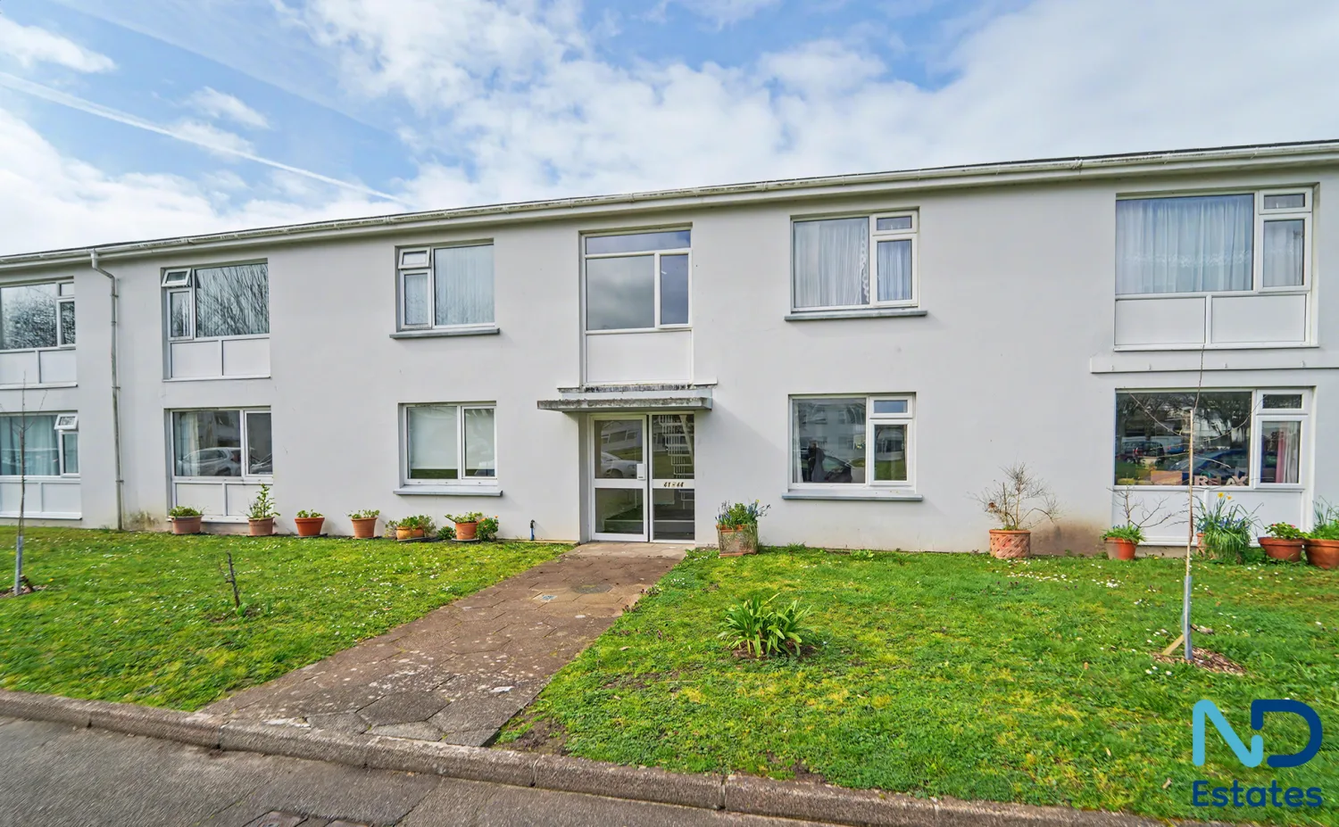 St Brelade - Two Bedroom Apartment with Garage, St Brelade — photo 1 of 5
