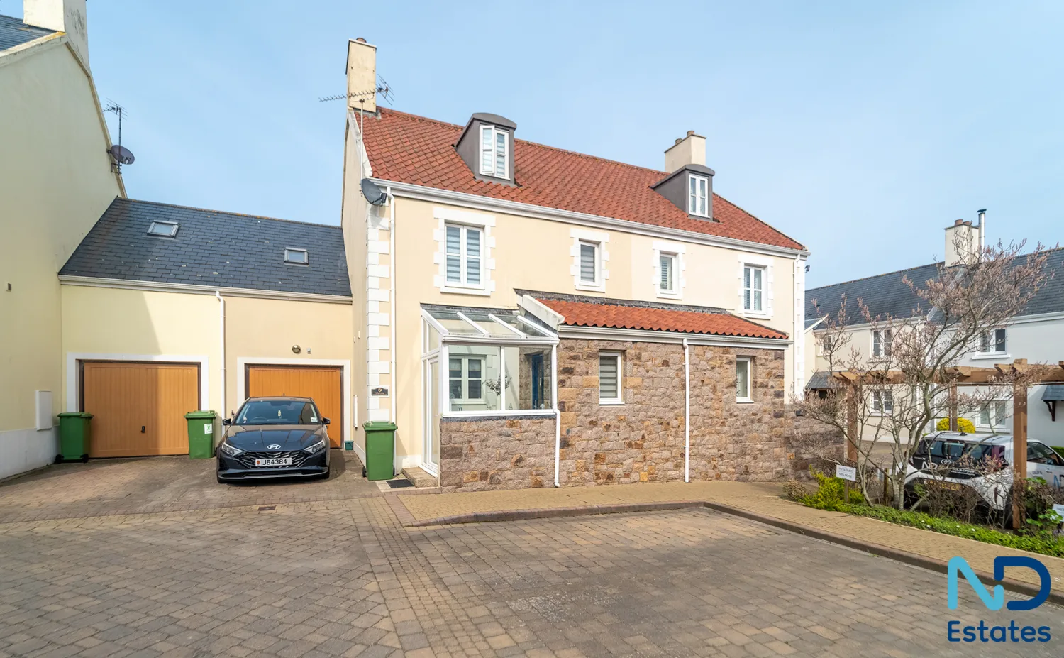 St Saviour - Three Bedroom Semi Detached Home with Garden and Garage, St Saviour — photo 1 of 40