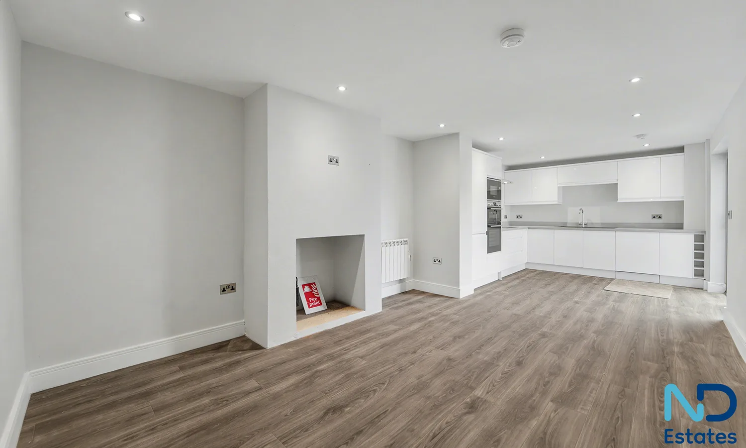 St Helier - Two Bedroom House with Study, Parking & Balcony, St Helier — photo 2 of 22