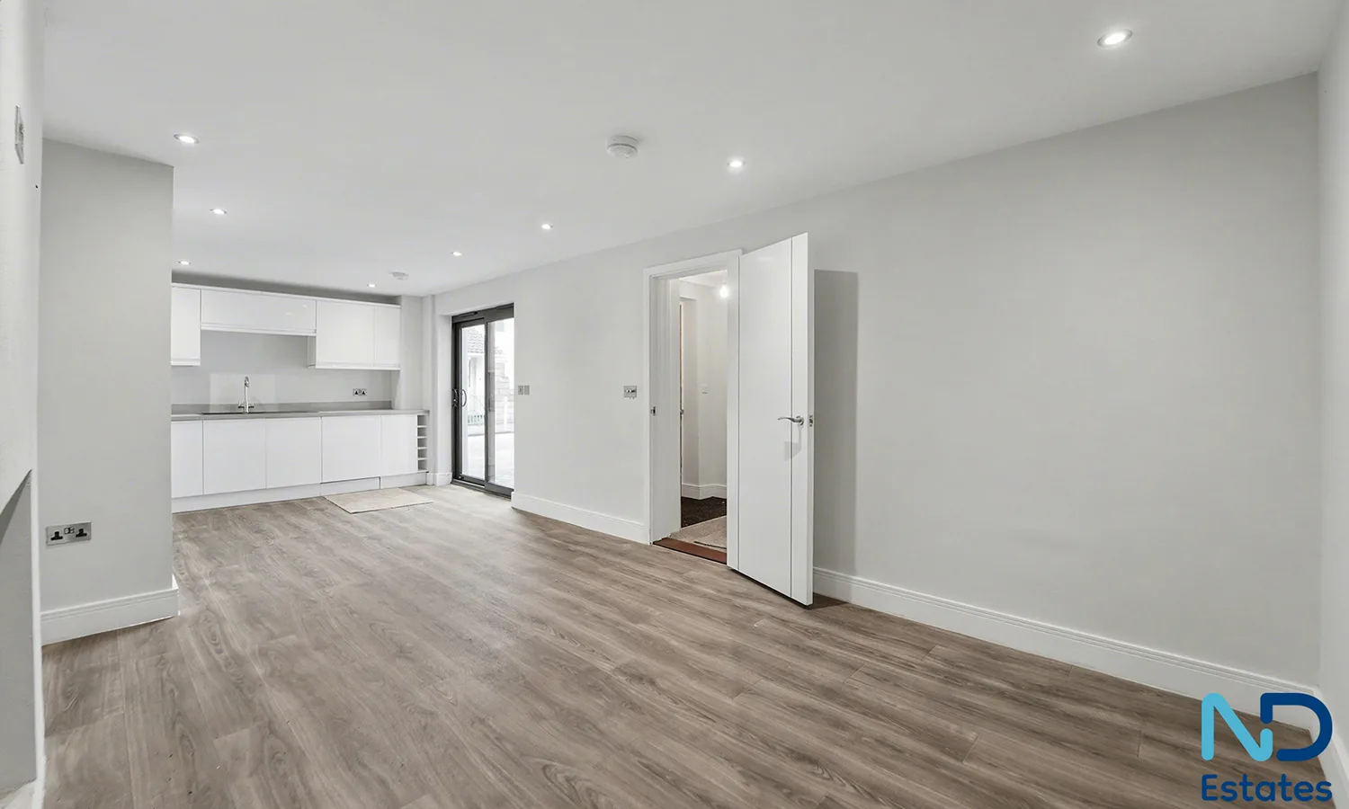 St Helier - Two Bedroom House with Study, Parking & Balcony, St Helier — photo 3 of 22