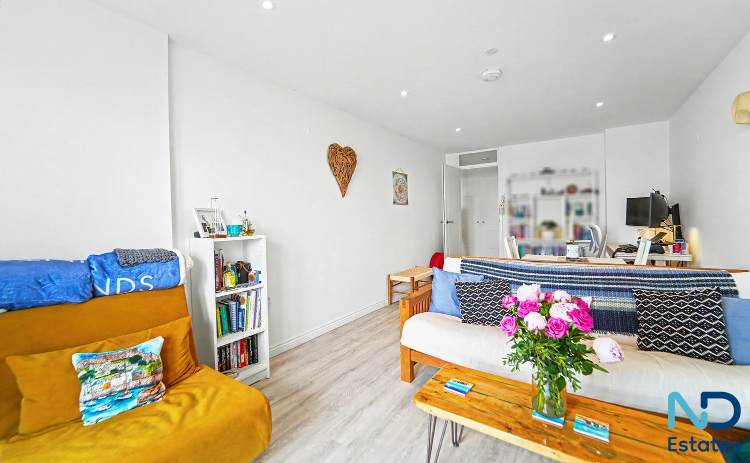 St Clement - Two Bedroom Apartment at The Beach Front with Private Access to the Beach, St Clement — photo 4 of 27