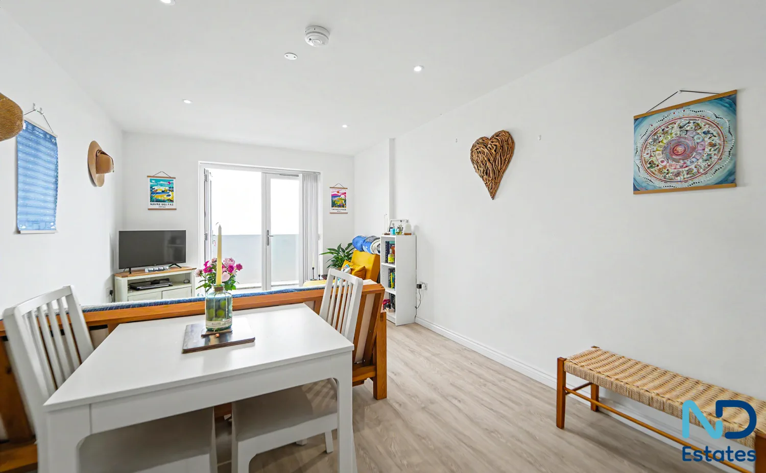 St Clement - Two Bedroom Apartment at The Beach Front with Private Access to the Beach, St Clement — photo 5 of 27