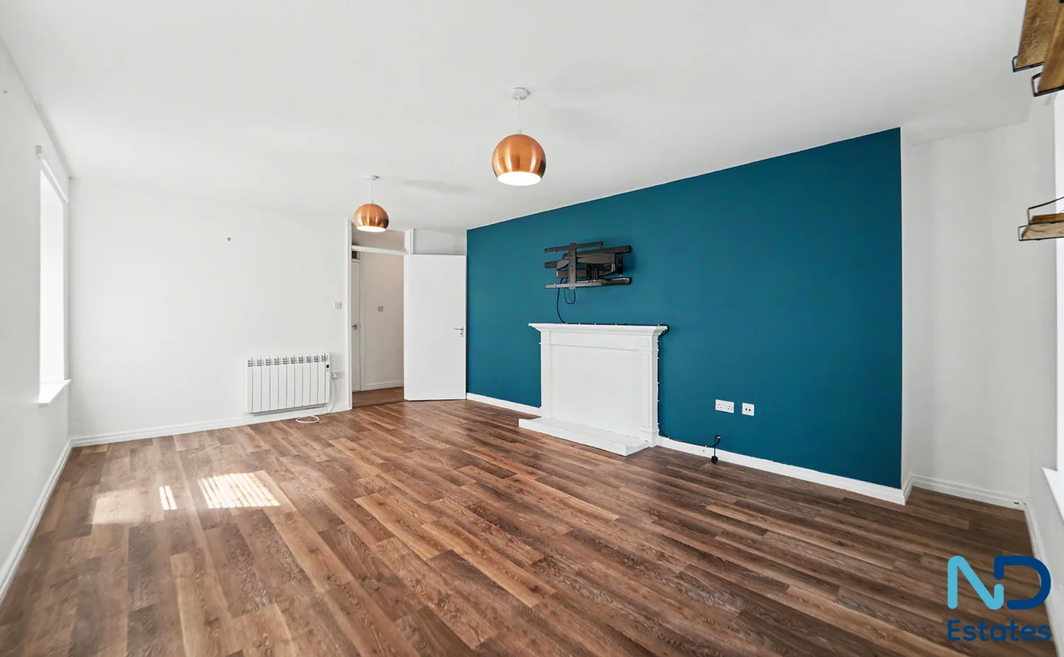 St Helier - Spacious One Bedroom Apartment with Storage in Town - First Time Buyers Only, St Helier — photo 3 of 17