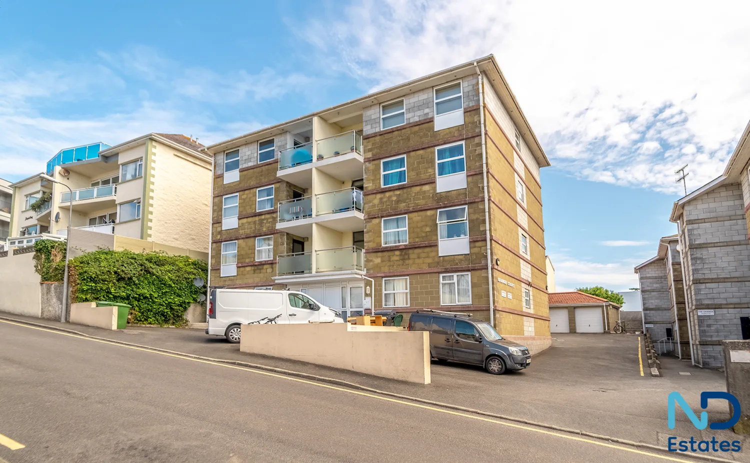 St Helier - Two Bedroom Apartment with Garage and Balcony, St Helier — photo 1 of 24