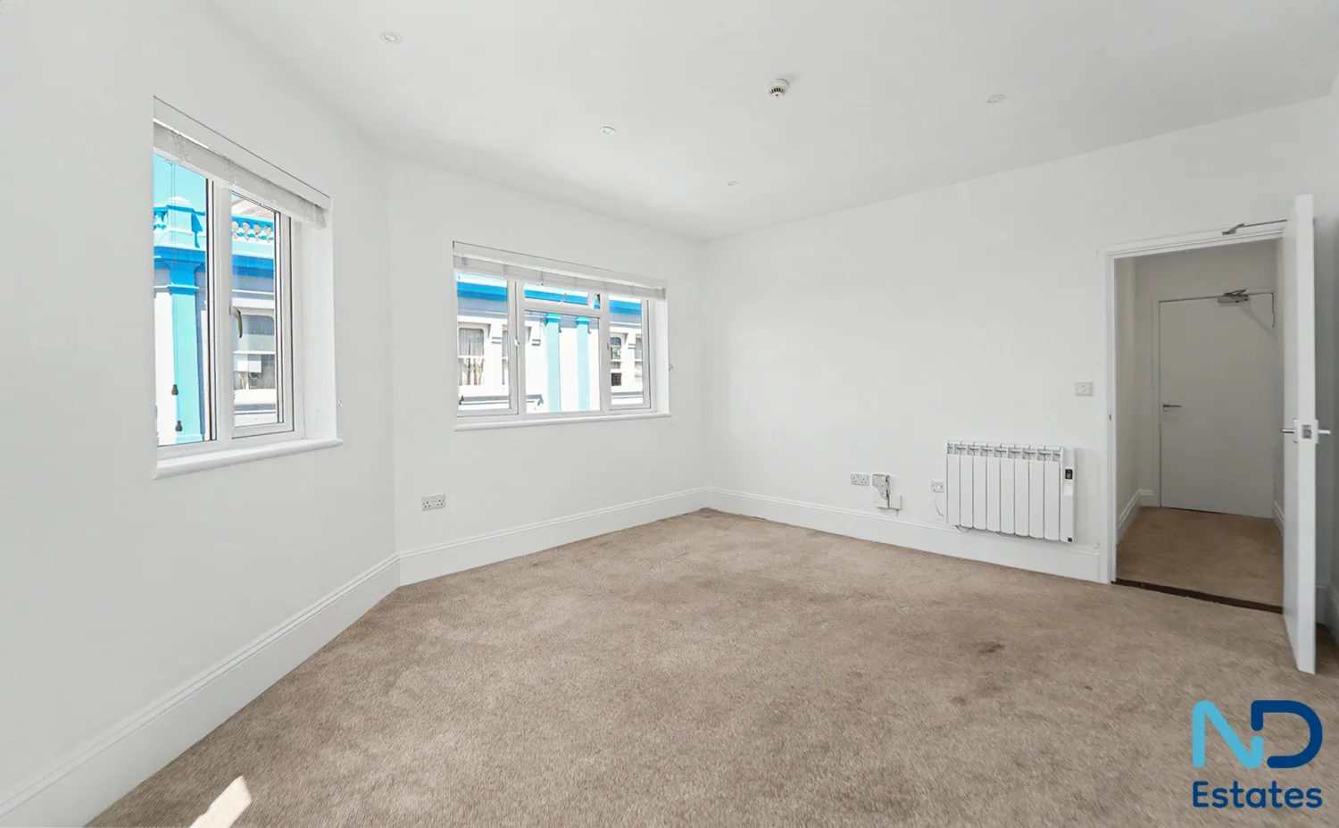 St Helier - Recently Renovated One Bedroom Duplex Apartment with Balcony, St Helier — photo 3 of 18